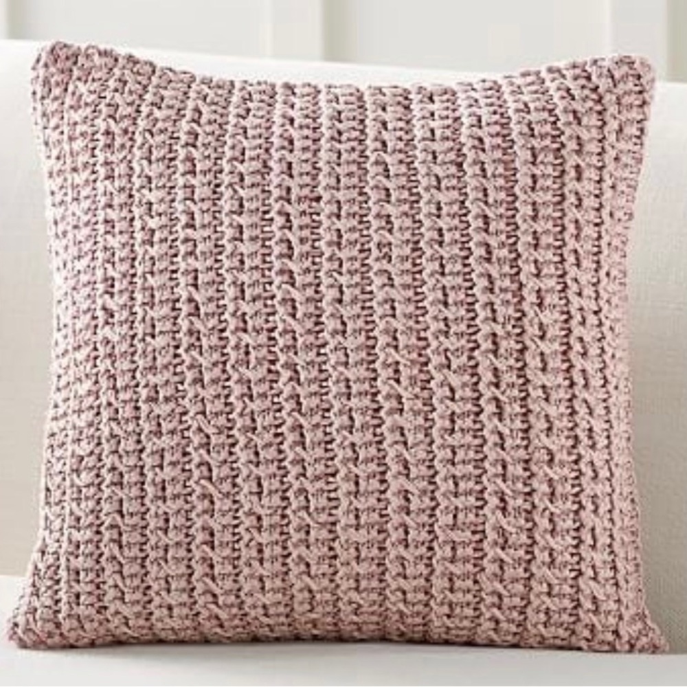 POTTERY BARN Marea Hand-Knit Pillow Cover in Blush, Brand New w/ Tags! Classic!